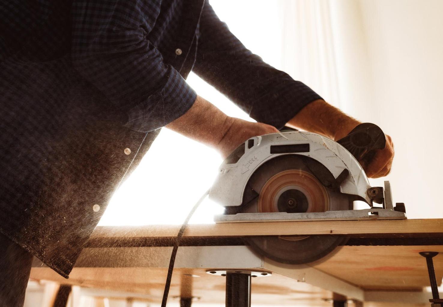 Como usar uma serra circular com segurança e precisão